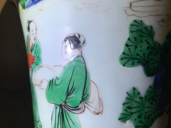 Un vase de forme gu en porcelaine de Chine wucai, Shunzhi, &eacute;poque Transition