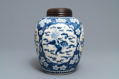 A Chinese blue and white Kangxi-style jar with Buddhist lions, 19th C.