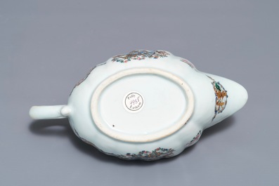 Une sauci&egrave;re et une assiette en porcelaine de Chine famille rose pour le march&eacute; hollandais, blasons de Van Tets, Qianlong