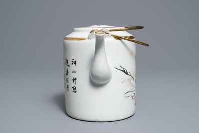 A Chinese qianjiang cai teapot and a box and cover, signed Ma Qingyun, 19/20th C.