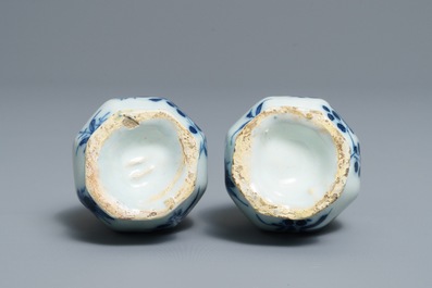 A pair of Dutch Delft blue and white octagonal bottle vases, 17/18th C.