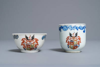 Deux tasses et une soucoupe armori&eacute;es en porcelaine de Chine, Yongzheng