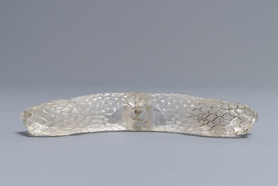 Une poign&eacute;e en cristal de roche sculpt&eacute; de style moghol, Inde, 19/20&egrave;me