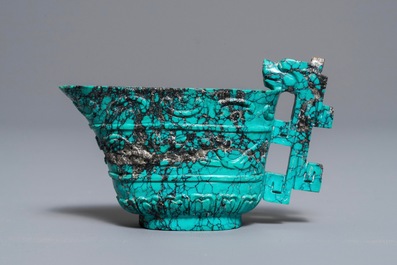 A Chinese carved turquoise libation cup, 19/20th C.