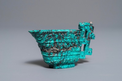 A Chinese carved turquoise libation cup, 19/20th C.
