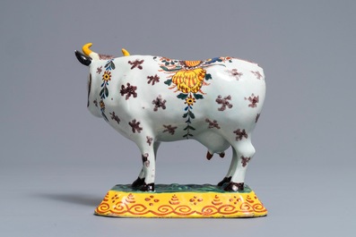 Un mod&egrave;le d&rsquo;une vache en fa&iuml;ence de Delft polychrome, 18&egrave;me