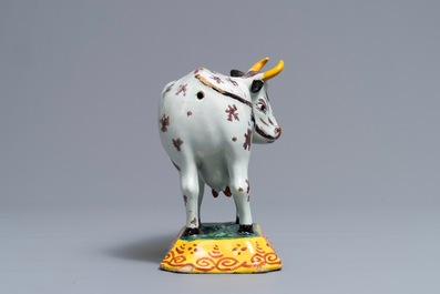 Un mod&egrave;le d&rsquo;une vache en fa&iuml;ence de Delft polychrome, 18&egrave;me