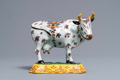 Un mod&egrave;le d&rsquo;une vache en fa&iuml;ence de Delft polychrome, 18&egrave;me