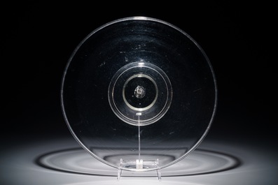 A large glass tazza on low foot, England, 17/18th C.