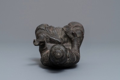 Een Chinese bronzen figuur van Boeddha, Ming