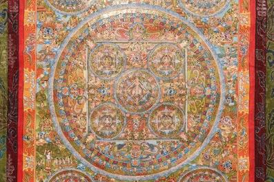 Un grand thangka 'mandala' &agrave; inscription et au dos d&eacute;cor&eacute;, Tibet, 19&egrave;me