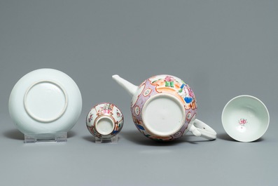Une partie d'un service &agrave; th&eacute; en porcelaine de Chine famille rose &agrave; d&eacute;cor mandarin, Qianlong