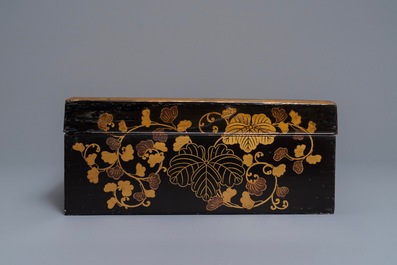 A Japanese lacquer 'suzuribako' with grapevine design, Edo or Meiji, 18/19th C.