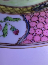 Une assiette en porcelaine de Chine famille rose, Yongzheng
