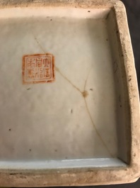 A square Chinese qianjiang cai hat stand, signed Xu Pinheng, 19th C.