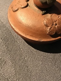 Une th&eacute;i&egrave;re couverte &agrave; monture en argent en terre cuite dans le style de Yixing, Delft, 1er quart du 18&egrave;me