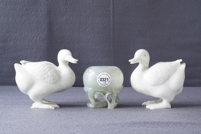 A Chinese celadon jade brush washer and a pair of white jade ducks, 19th and 20th C.