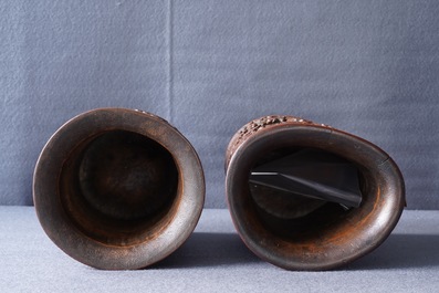 Deux pots &agrave; pinceaux en bambou sculpt&eacute;, Chine, 18/19&egrave;me