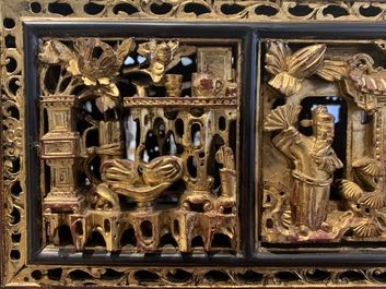 Une bo&icirc;te d'autel et une vitrine de table en bois laqu&eacute; et dor&eacute; pour le march&eacute; Straits ou Peranakan, Chine, 19&egrave;me