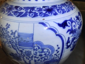 Een blauwwitte Delftse pot met chinoiserie decor, eind 17e eeuw