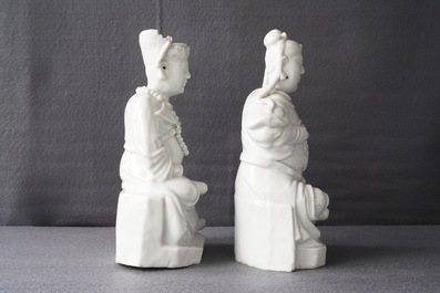 Twee Chinese Dehua blanc de Chine figuren van Guandi en Zhenwu, 18/19e eeuw