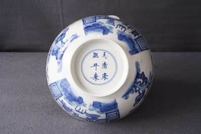 Een Chinese blauwwitte kom met florale en figuratieve panelen, Kangxi merk en periode