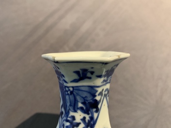 Een collectie divers Chinees blauwwit porselein, 19e eeuw