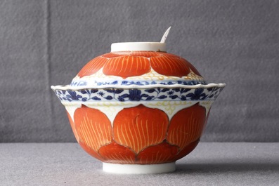 A Chinese blue, white and iron red bowl and cover on stand, Qianlong/Jiaqing