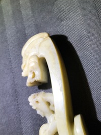 Trois boucles de ceinture en jade sculpt&eacute;, Chine, 19&egrave;me