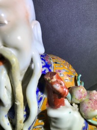 Quatre sujets en porcelaine de Chine famille rose, trois marqu&eacute;s en creux, 19/20&egrave;me