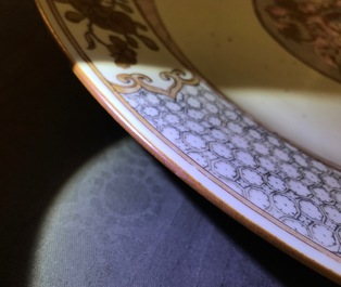 Un plat armori&eacute; en porcelaine de Chine famille rose pour le march&eacute; hollandais, blason de Tuineman, Yongzheng