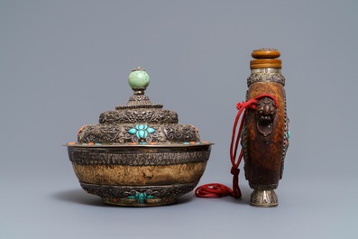 Une &eacute;p&eacute;e &agrave; poign&eacute;e en jade, un flacon et un bol couvert en argent incrust&eacute; de corail et turquoise, Tibet, 19&egrave;me