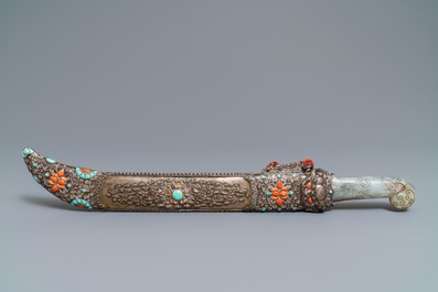 Une &eacute;p&eacute;e &agrave; poign&eacute;e en jade, un flacon et un bol couvert en argent incrust&eacute; de corail et turquoise, Tibet, 19&egrave;me