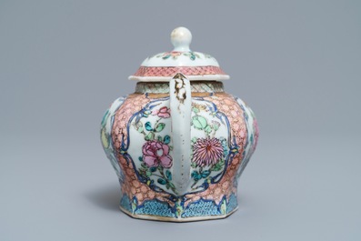 Une th&eacute;i&egrave;re couverte de forme octagonale en porcelaine de Chine famille rose, Yongzheng