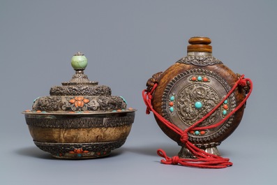 Une &eacute;p&eacute;e &agrave; poign&eacute;e en jade, un flacon et un bol couvert en argent incrust&eacute; de corail et turquoise, Tibet, 19&egrave;me