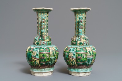 Une paire de vases en biscuit &eacute;maill&eacute; vert, Kangxi