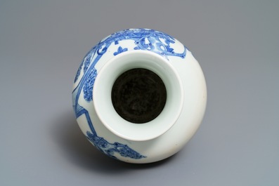 A Chinese blue and white 'Romance of the Western Chamber' vase, 19th C.