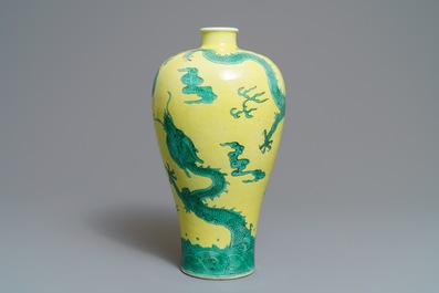 A Chinese yellow and green enamelled meiping 'dragon' vase, 19/20th C.