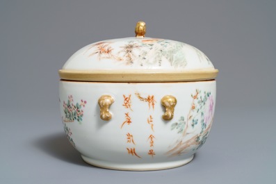 A Chinese qianjiang cai bowl and cover, Qianlong mark, 19/20th C.