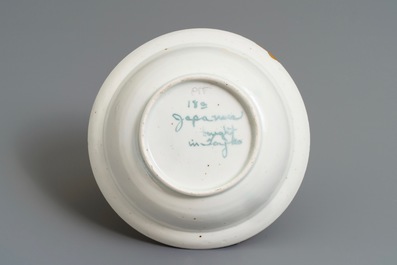 A Japanese Kakiemon bowl with floral design, Edo, 18th C.