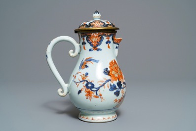Une verseuse couverte en porcelaine de Chine de style Imari, Kangxi/Qianlong