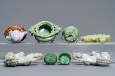 A varied collection of Chinese jade and jadeite carvings, 19/20th C.