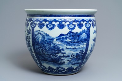 Un aquarium en porcelaine de Chine bleu et blanc, 19&egrave;me