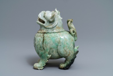 A Chinese jadeite luduan incense burner and cover, 19/20th C.