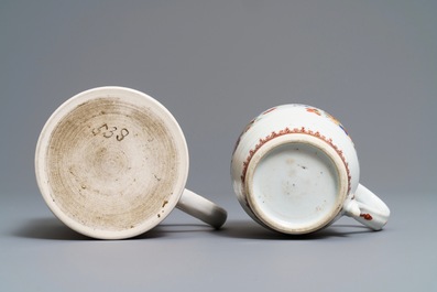 Deux chopes en porcelaine de Chine famille rose et &agrave; d&eacute;cor mandarin, Qianlong