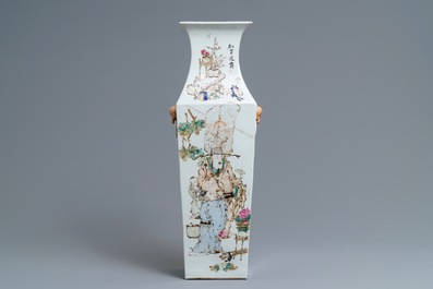 Un vase de forme carr&eacute; en porcelaine de Chine qianjiang cai, sign&eacute; Ma Qing Yun, dat&eacute; 1907