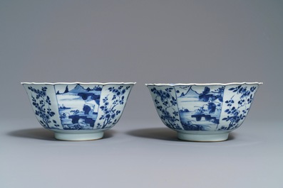 A pair of Chinese blue and white octagonal bowls, Kangxi