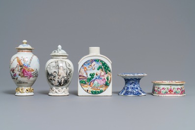 Een gevarieerde collectie Chinees blauwwit en famille rose export porselein, Kangxi/Qianlong