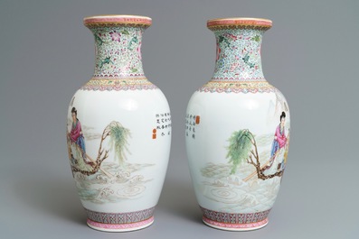 Deux paires de vases en porcelaine de Chine famille rose, marques de Qianlong, R&eacute;publique, 20&egrave;me