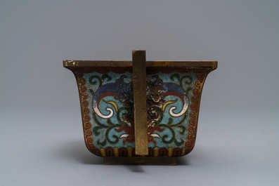 Een vierkante Chinese cloisonn&eacute; wierookbrander, Qianlong merk en periode